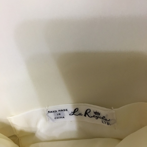 NWOT white satin hand beaded evening bag - Picture 3 of 4